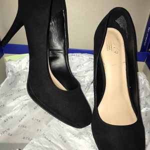 Apt 9 suede heels